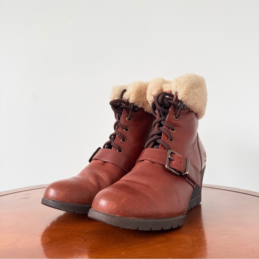 UGG Women’s Janney Wedge Winter Boots | US 6 - Picture 4 of 7